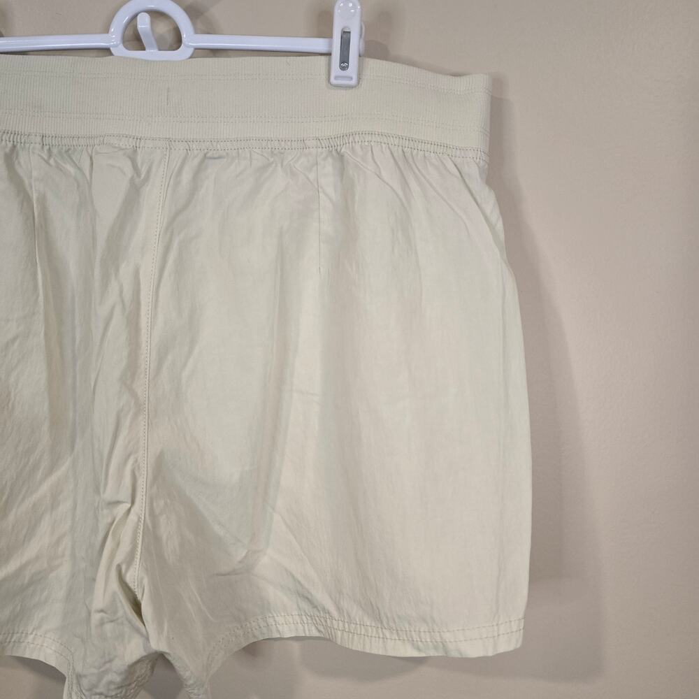NWT NEW Women's Calia Journey Collection Mid-Rise Short | Size XL - Picture 5 of 9